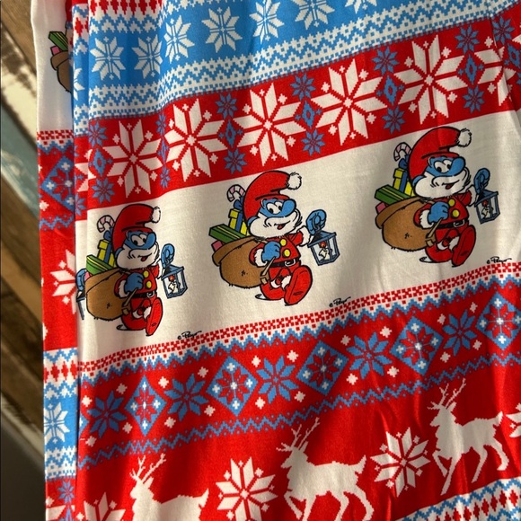 PatPat Red and White Smurfs Graphic Top - Picture 9 of 10